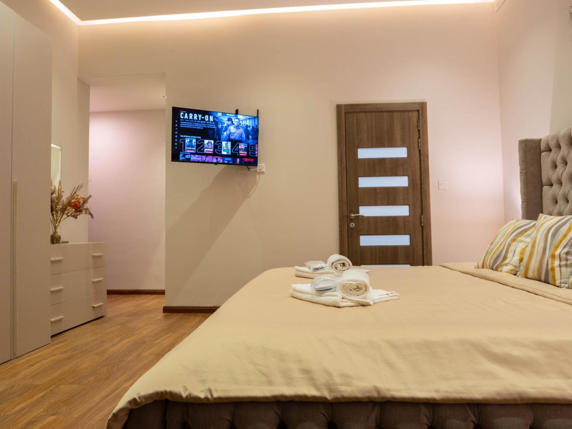 Villa Gaia - Sunset Views, Indoor Heated Pool, Sauna And Games Room المليحة المظهر الخارجي الصورة