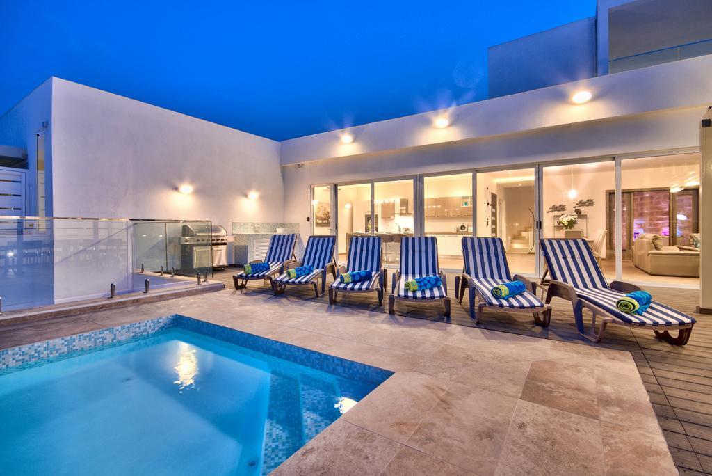Villa Gaia - Sunset Views, Indoor Heated Pool, Sauna And Games Room المليحة المظهر الخارجي الصورة