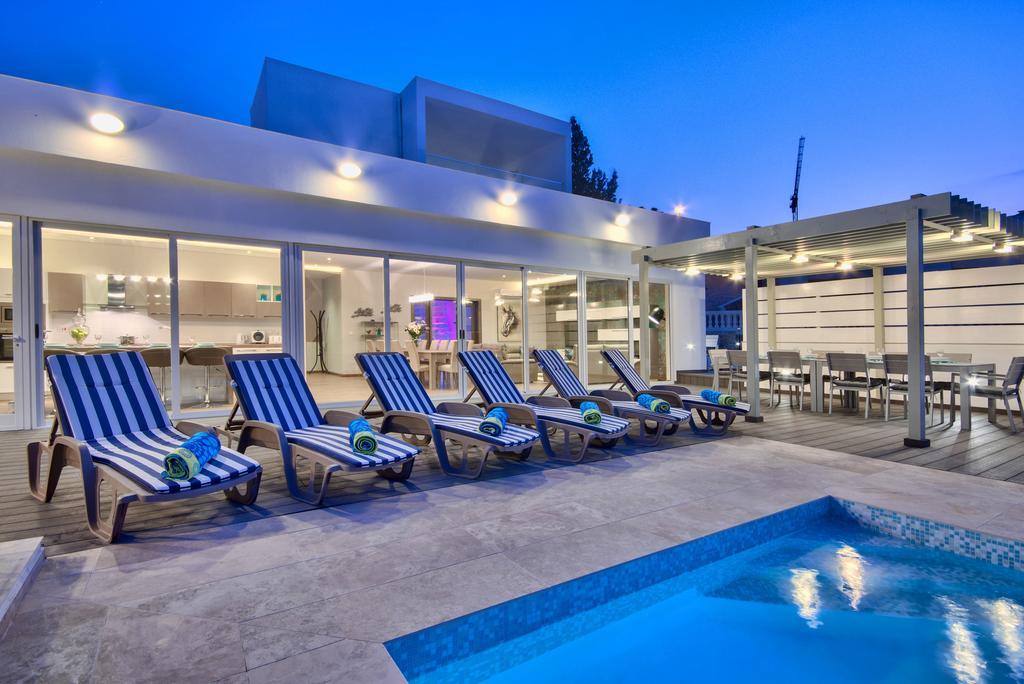Villa Gaia - Sunset Views, Indoor Heated Pool, Sauna And Games Room المليحة المظهر الخارجي الصورة