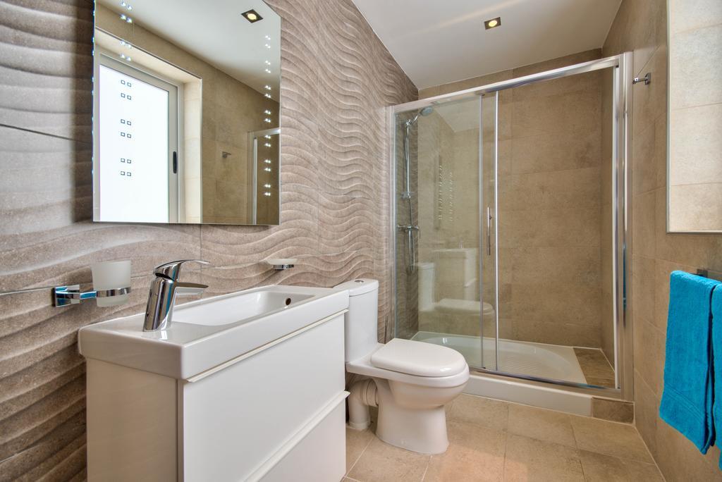 Villa Gaia - Sunset Views, Indoor Heated Pool, Sauna And Games Room المليحة المظهر الخارجي الصورة