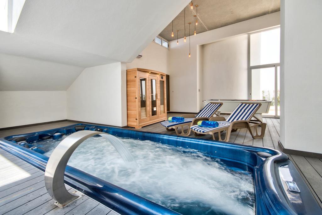 Villa Gaia - Sunset Views, Indoor Heated Pool, Sauna And Games Room المليحة المظهر الخارجي الصورة