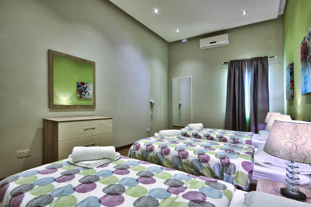 Villa Gaia - Sunset Views, Indoor Heated Pool, Sauna And Games Room المليحة المظهر الخارجي الصورة