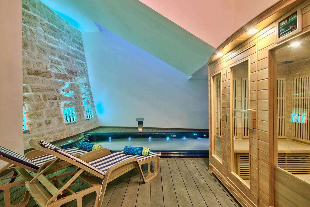 Villa Gaia - Sunset Views, Indoor Heated Pool, Sauna And Games Room المليحة المظهر الخارجي الصورة