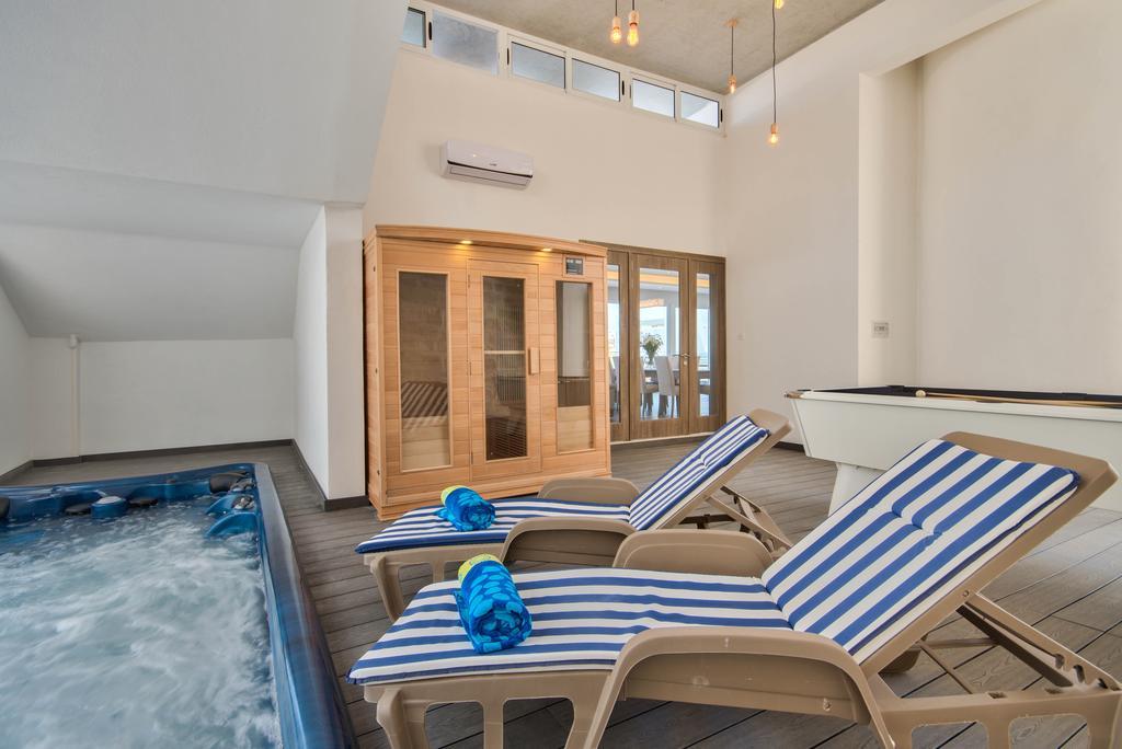 Villa Gaia - Sunset Views, Indoor Heated Pool, Sauna And Games Room المليحة المظهر الخارجي الصورة