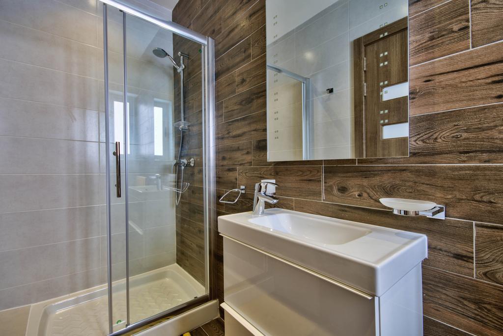 Villa Gaia - Sunset Views, Indoor Heated Pool, Sauna And Games Room المليحة المظهر الخارجي الصورة